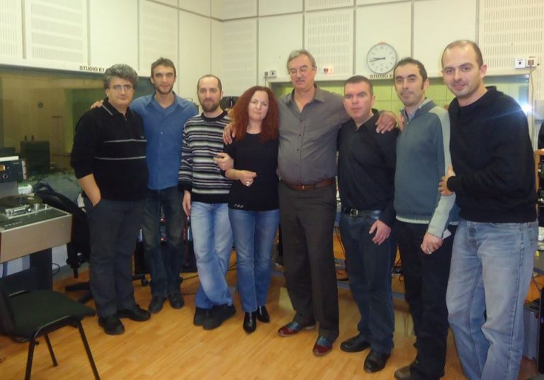 “Ησυχία Γράφουμε”(από το αρχείο της εκπομπής) Σάββατο 23 Φεβρουαρίου 2019, Αφιέρωμα στον Βασίλη Τσιτσάνη με τον Γιώργο και τον Αντώνη Ξηντάρη, την Ανθούλα Μίχου, τον Δημήτρη Μηταράκη και τον Βασίλη Σκούτα και τον Νίκο Τατασόπουλο στο Δεύτερο Πρόγραμμα της Ελληνικής Ραδιοφωνίας