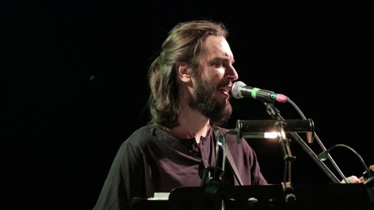 «Η μουσική που μας ενώνει»:ο Γιώργος Βαλιάκας στο Δεύτερο Πρόγραμμα της Ελληνικής Ραδιοφωνίας