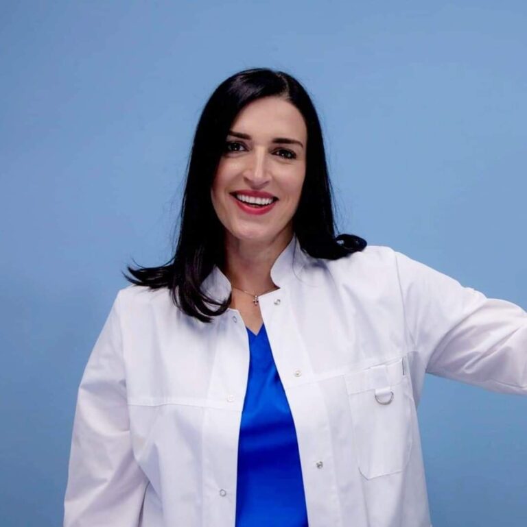 Η μαιευτήρας- γυναικολόγος, αναπληρώτρια καθηγήτρια κλινικής φαρμακολογίας του ΑΠΘ, Χρύσα Σαρδέλη στον 102FM | «Φωνές πίσω από τη μάσκα» | 04.05.2023