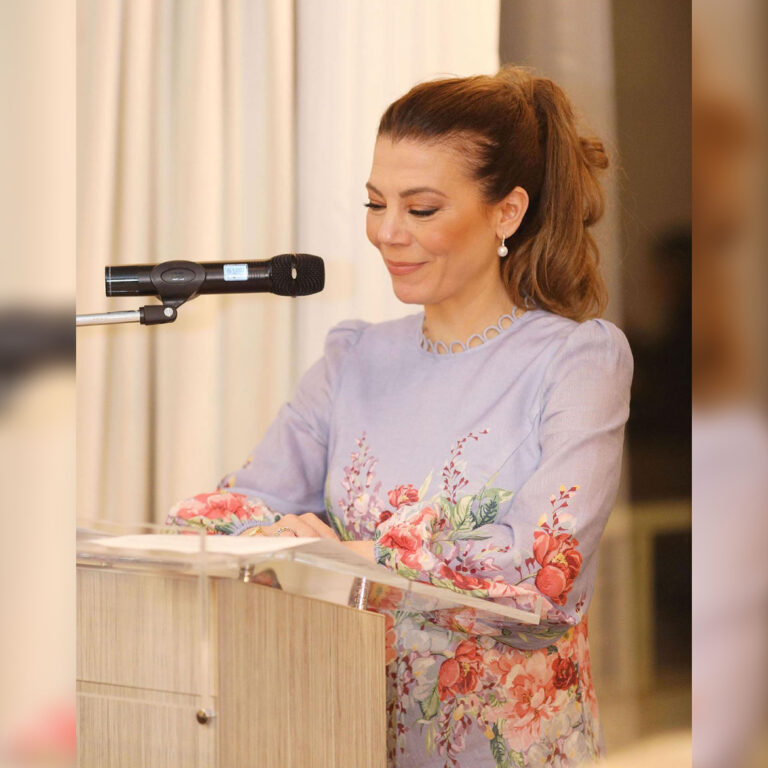 Η Σοφία Κωνσταντοπούλου στην εκπομπή Πρόσκληση σε Γεύμα