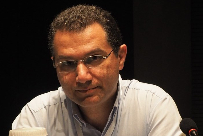Ο αναπληρωτής καθηγητής Βιοχημείας του Πανεπιστημίου Πατρών Κωνσταντίνος Πουλάς, στον 102FM | «Φωνές πίσω από τη μάσκα» | 13.11.2023
