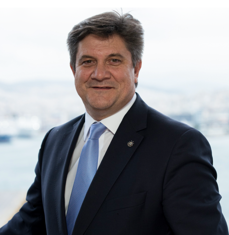 Ο Γ. Ξηραδάκης μιλάει για τον ρόλο των Ελλήνων στη χρηματοδότηση της παγκόσμιας ναυτιλίας στην εκπομπή “Η Παγκόσμια Φωνή Μας”