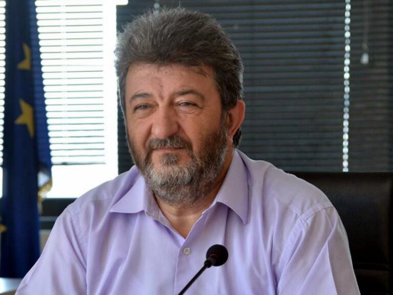 Ο Δήμαρχος Νεάπολης-Συκεών, Πρόεδρος της Επιτροπής Κοινωνικής Πολιτικής ΚΕΔΕ, Σίμος Δανιηλίδης, στον 102FM | «Αίθουσα Σύνταξης» | 13.02.2024