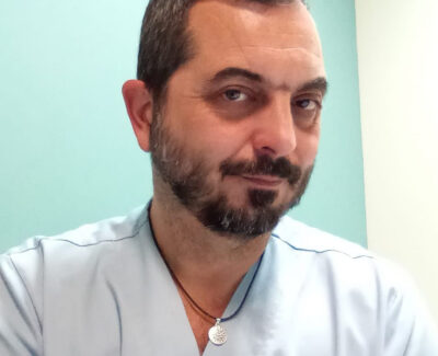 Ο νοσηλευτής και  πρόεδρος των εργαζομένων από το νοσοκομείο «Παπαγεωργίου», Παναγιώτης Τουχτίδης, στον 102FM | «Φωνές πίσω από τη μάσκα» | 13.05.2024