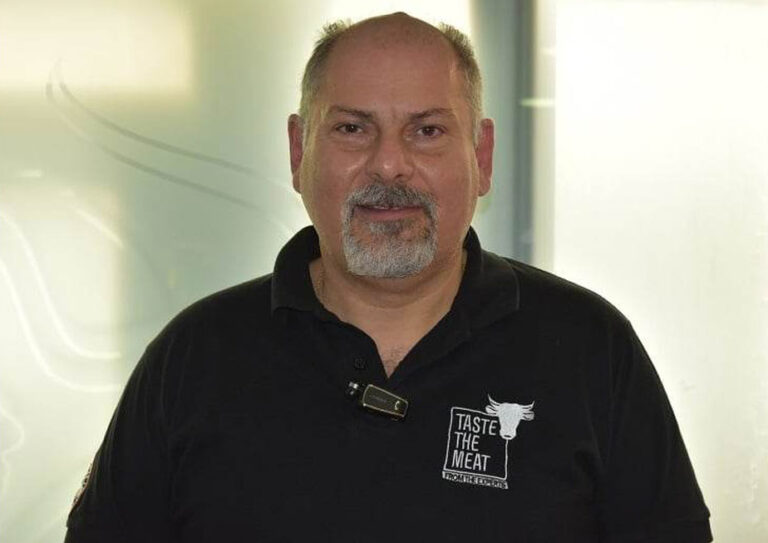 Ο Πρόεδρος των Πανελλήνιας Ομοσπονδίας Καταστηματαρχών Κρεοπωλών Ελλάδος Σάββας Κεσίδης, στον 102FM | «Αίθουσα Σύνταξης» | 29.07.2024