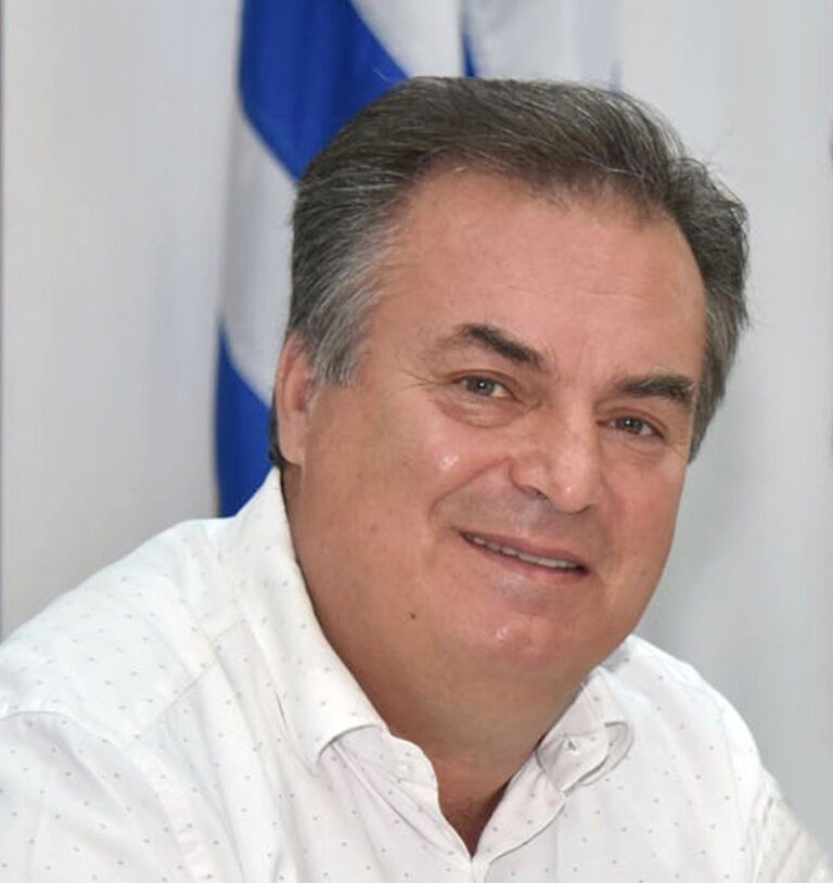 O Δήμαρχος Νέας Προποντίδας, πρόεδρος του Εμπορικού Πολιτιστικού Κέντρου Αγίου Μάμαντος Εμμανουήλ Καρράς, στον 102FM | «Εδώ και Τώρα» | 28.08.2024