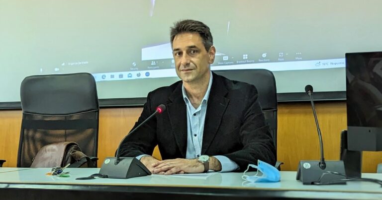 Ο καθηγητής της Σχολής Οικονομικών και Πολιτικών Επιστημών του Α.Π.Θ. Γρηγόρης Ζαρωτιάδης, στον 102FM της ΕΡΤ3 | «Αίθουσα Σύνταξης» | 27.01.2025