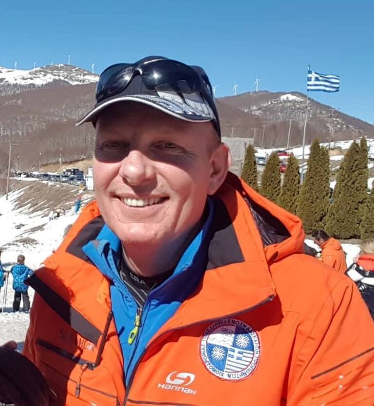 Ο Εκπαιδευτής Χιονοδρομικών Αθλημάτων, Υπεύθυνος Ακαδημίας skiteam.gr Κωνσταντίνος Παναγιωτόπουλος, στον 102FM | «Αίθουσα Σύνταξης» | 08.01.2025
