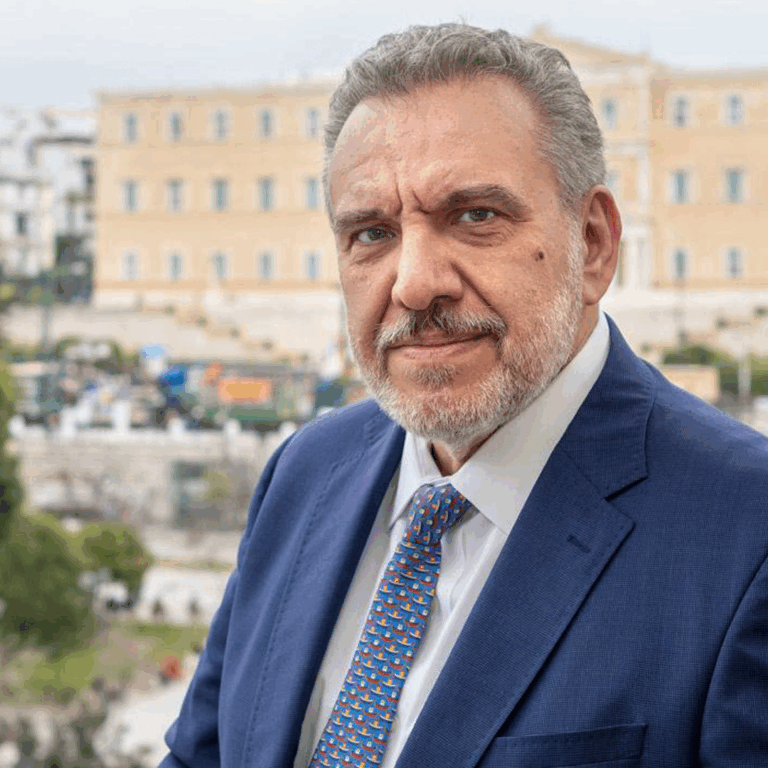 O ‘Οθων Ηλιόπουλος για την σύγκρουση Τράμπ-Χάρβαρντ στην εκπομπή “Η Παγκόσμια Φωνή μας” | 03.06.2025