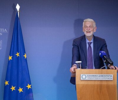 Ο Υφυπουργός Εξωτερικών Γιάννης Λοβέρδος, στον 102FM | «Αίθουσα Σύνταξης» | 22.07.2025