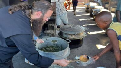 Ο  Θεοφιλέστατος Επίσκοπος Τολιάρας και Νοτίου Μαδαγασκάρης κ. Πρόδρομος, στον 102FM | «Εδώ και Τώρα» | 27.08.2025