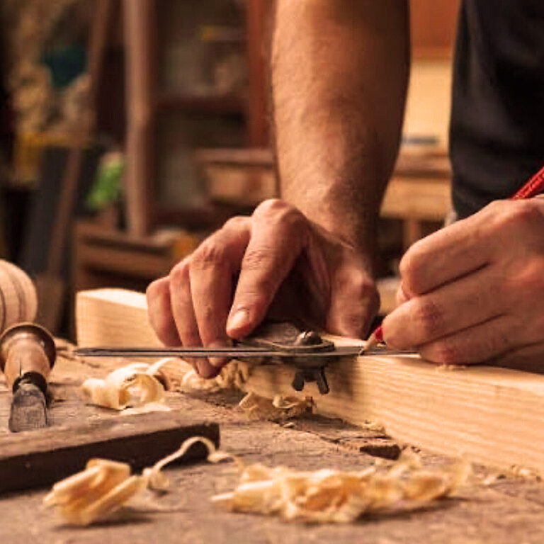 Infinitely Curious: Wood, Hands & Heart: The Therapy of Making | 21.09.2025