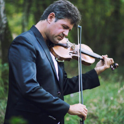 Ο καλλιτεχνικός διευθυντής της Κ.Ο.Θ. Σίμος Παπάνας στην εκπομπή “Η Ζωή όπως μας Αρέσει” | 102FM | 25 Οκτωβρίου 2025