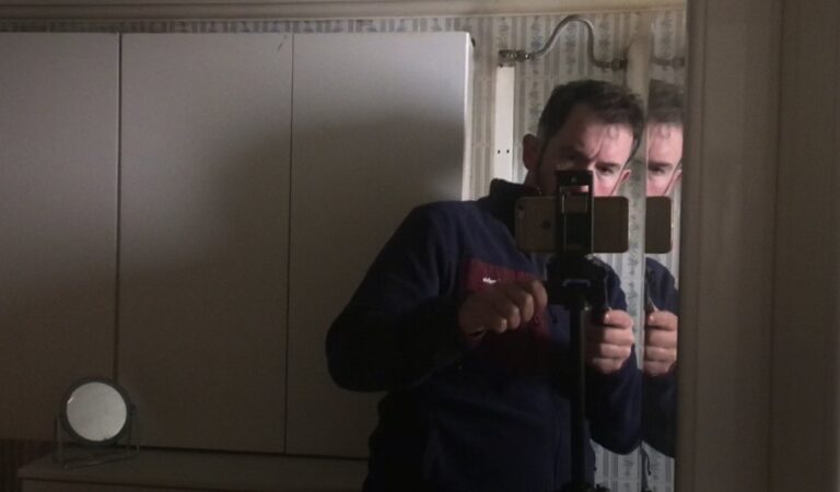 “Λο”: ένα ταξίδι στη σύγχρονη Ελλάδα μέσα από το προσωπικό βίωμα του Θανάση Βασιλείου | 20.11.2025