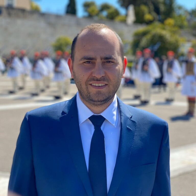 Ο Λάκης Βασιλειάδης, στον 102FM | «Πανόραμα Επικαιρότητας» | 01.11.2025