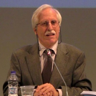 Ο Παναγιώτης Ιωακειμίδης, Ομότιμος καθηγητής Ευρωπαϊκής Ενοποίησης και Πολιτικής του ΕΚΠΑ – πρώην σύμβουλος του Υπουργείου Εξωτερικών και μέλος της συμβουλευτικής Επιτροπής του ΕΛΙΑΜΕΠ, στον 102FM | 20.01.2026