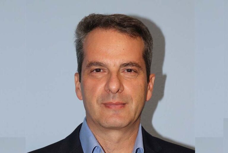 Ο Εμμανουήλ Σμυρνάκης, Καθηγητής Πρωτοβάθμιας Φροντίδας Υγείας & Ιατρικής Εκπαίδευσης του Τμήματος Ιατρικής του ΑΠΘ, στον 102FM | «Επόμενη Στάση: Ενημέρωση» | 20.01.2026