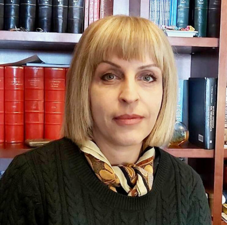 Η Κατερίνα Φουντεδάκη, Καθηγήτρια Νομικής ΑΠΘ, στον 102FM | «Ο Μεν και η Δε» | 06.02.2026