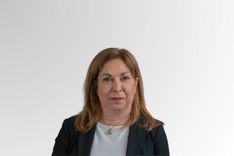 Η καθηγήτρια Φυσικής και πρόεδρος του τμήματος Φυσικής ΑΠΘ, Αλεξάνδρα Ιωαννίδου, στον 102FM | «Ο Μεν και η Δε» | 11.03.2026