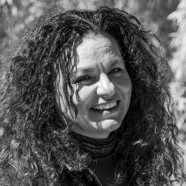 “Κουβέντες μακρινές” με την Κατερίνα Σερίφη από τις Βρυξέλλες | 15.04.26