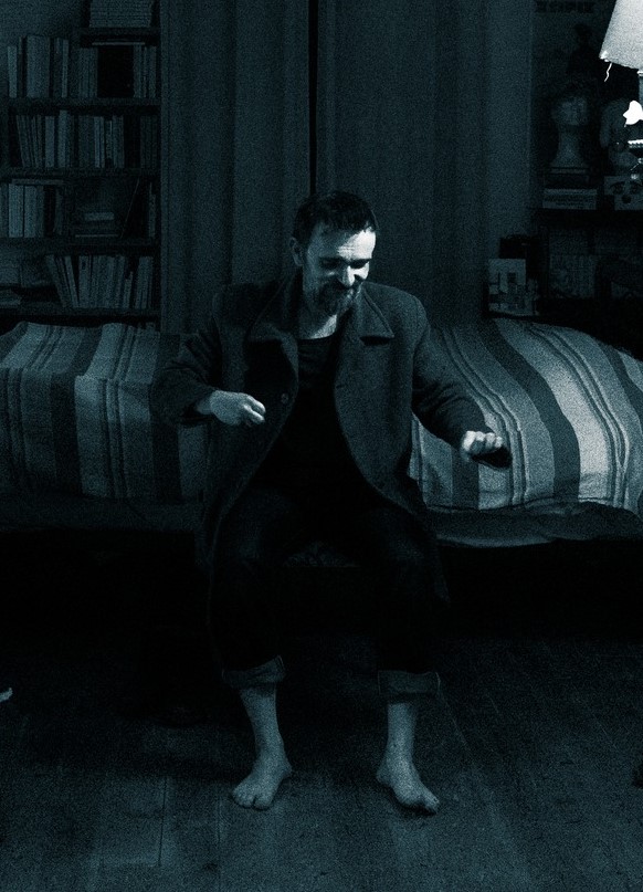 Ο Θωμάς Βελισσάρης έγραψε μικρές ιστορίες και μας τις διαβάζει με τα τραγούδια τους | Πες στη μαμά πως θ’ αργήσω | 24 Απριλίου 2026