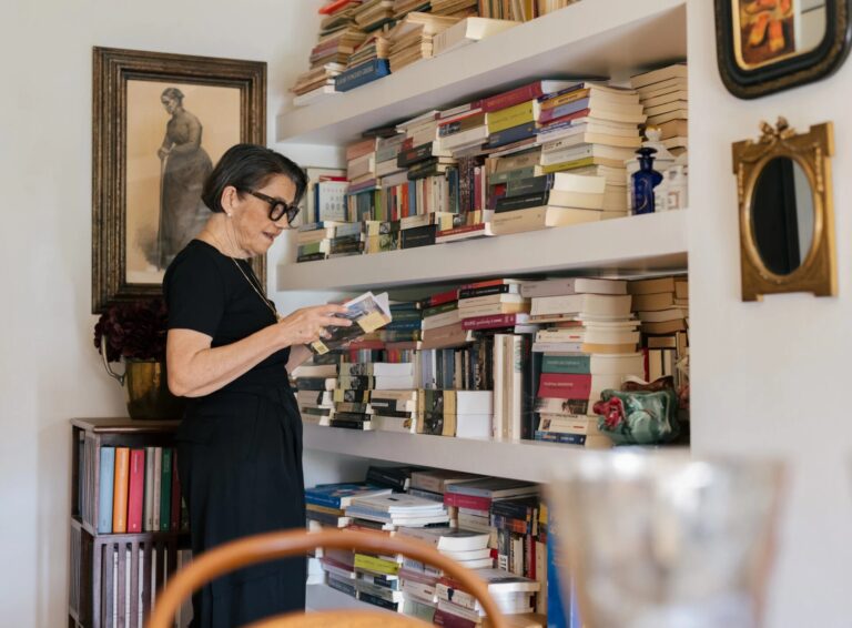 Η Ρίτα Κολαΐτη για το Greeklit και την τέχνη της μετάφρασης | 30.04.2026