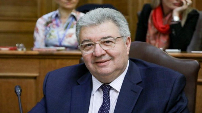 Ο Γιάννης Χρυσουλάκης, Πρόεδρος της Διεθνούς Επιτροπής του Aristotle Innovation Forum στον 102FM | «Ο Μεν και η Δε» | 21.05.2026