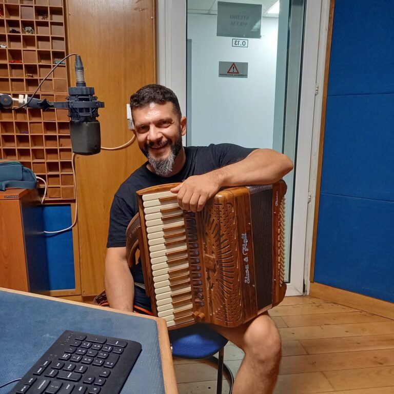 Θάνος Σταυρίδης, συνέντευξη και live στο στούντιο | Καλημέρα – 958fm | 23 Ιουλίου 2026