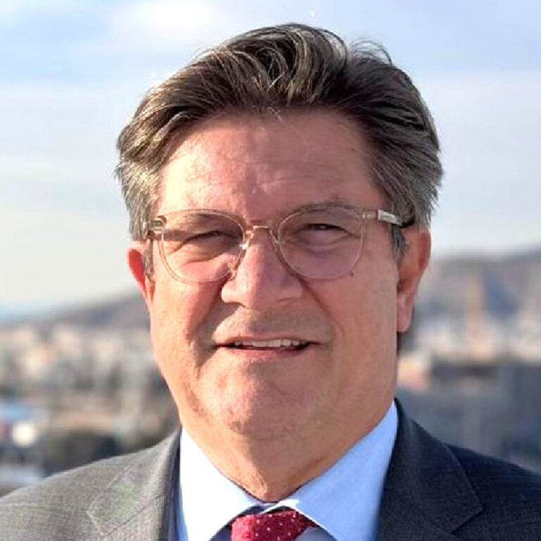 Ο Γιώργος Ξηραδάκης, πρόεδρος της Ένωσης Τραπεζικών και Χρηματοοικονομικών Στελεχών της Ε.Ν. στις «Καλές Θάλασσες»