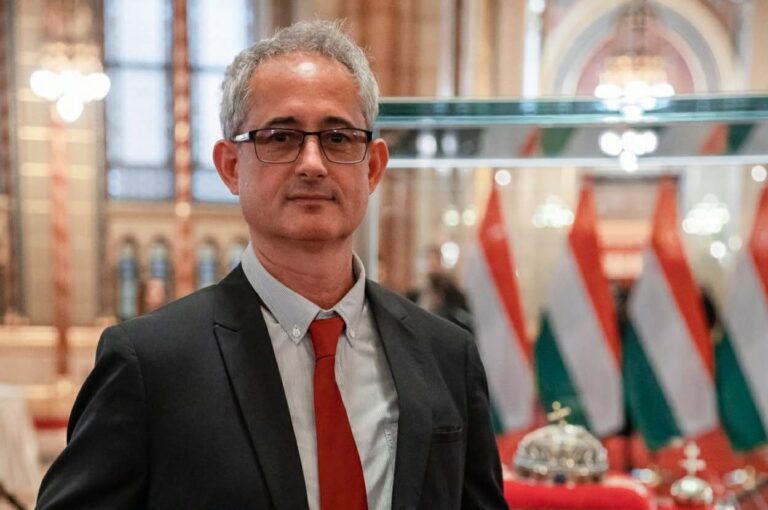 Ο Αλέξανδρος Πούρος στις “Κουβέντες μακρινές” | 10.08.26
